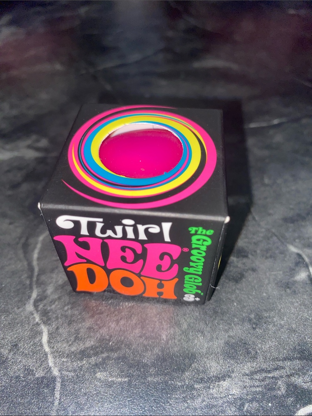NeeDoh The Groovy Glob Twirl Teenie, Pink
